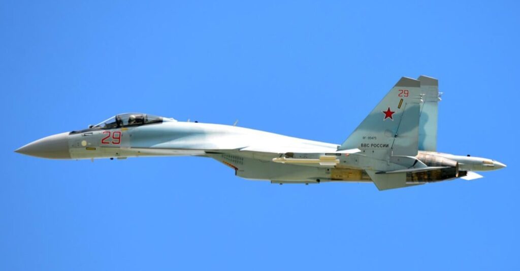飛行中の戦闘機