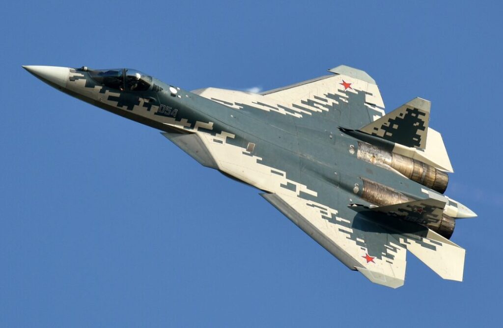 飛行中の戦闘機