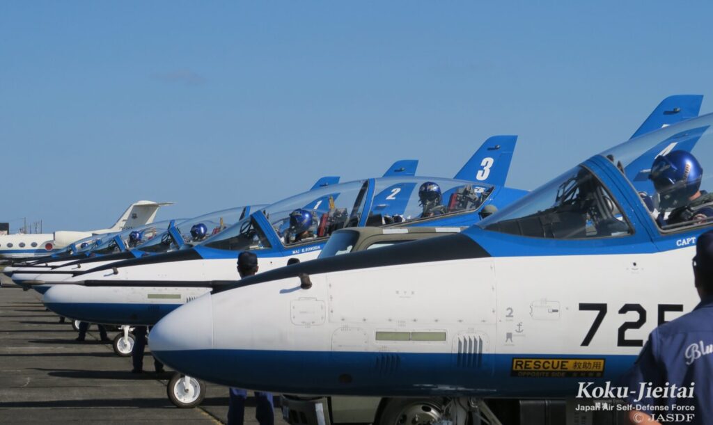 5機整列しって駐機中の航空機
