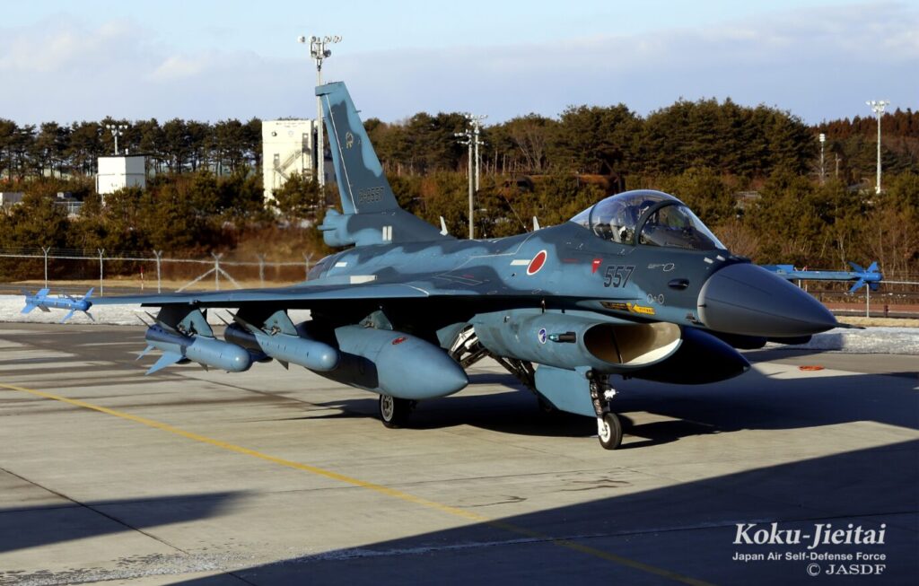 駐機中の戦闘機