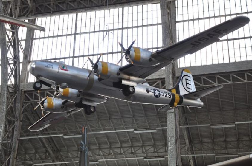 展示中のレシプロ爆撃機