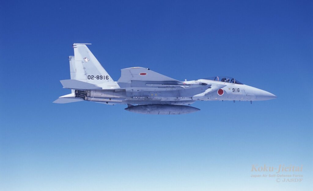 飛行中の戦闘機