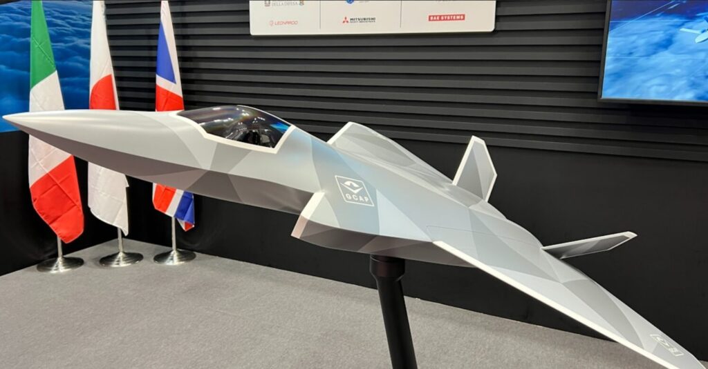 展示中の未来型戦闘機