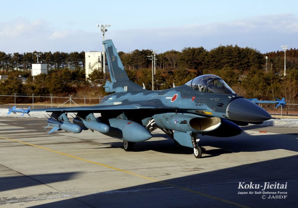 駐機中の戦闘機