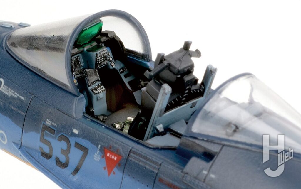 自衛隊戦闘機プラモデルのコクピット