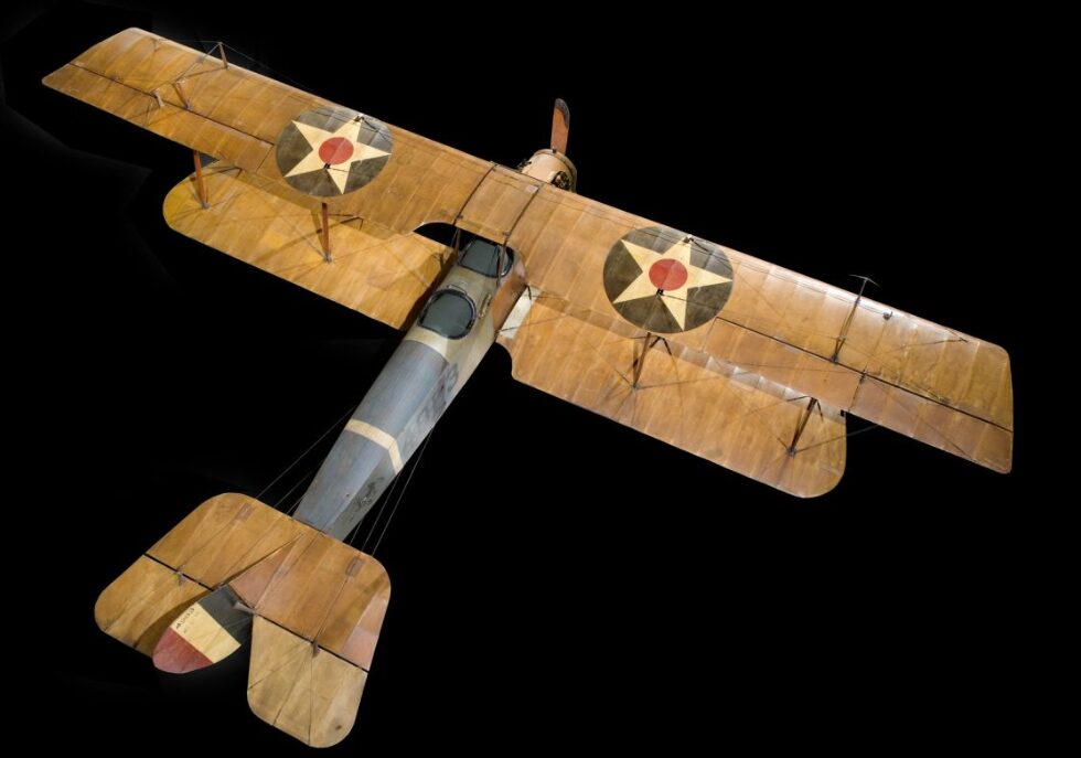 複葉機の模型
