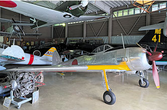 博物館に展示中のレシプロ戦闘機