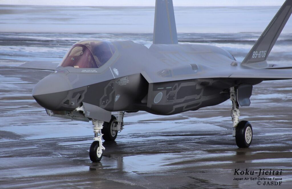 駐機中の最新戦闘機