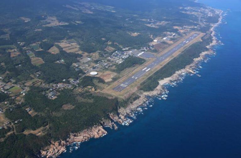 屋久島空港の航空写真