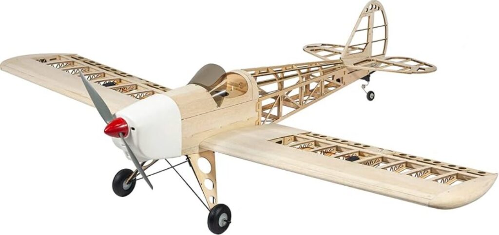 バルサ材のラジコン飛行機