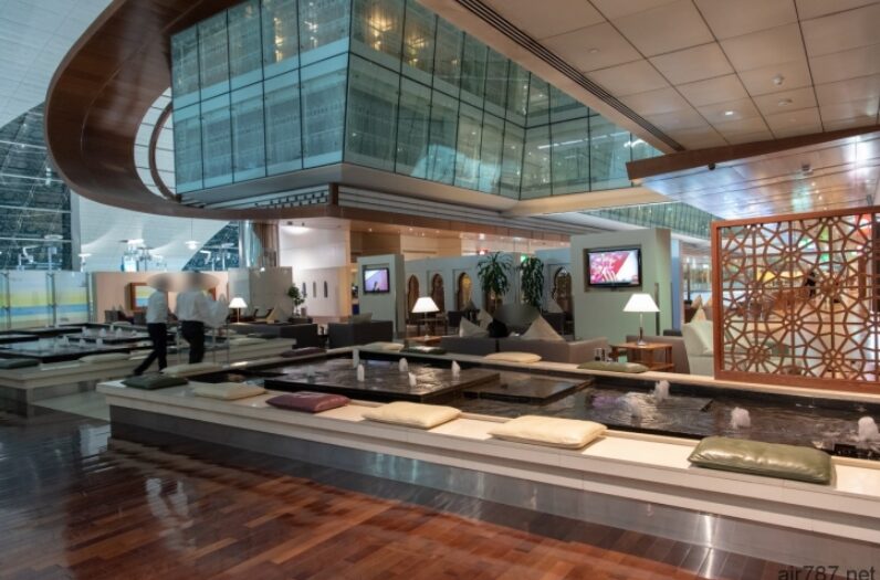 エミレーツ航空ファーストクラスのラウンジ