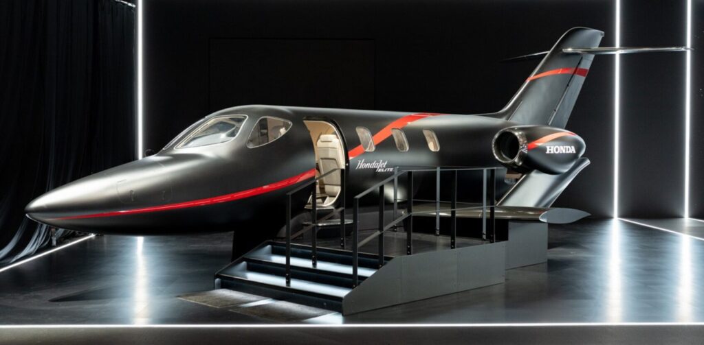 展示中の小型ビジネスジェット機の宣材イメージ画像