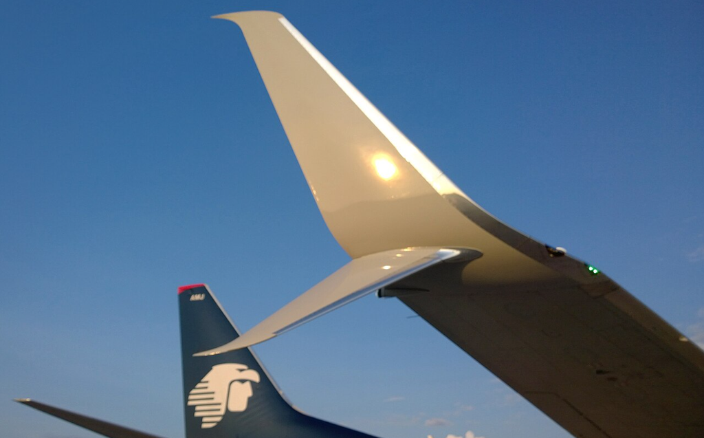 旅客機のスプリット・シミタール型の翼端